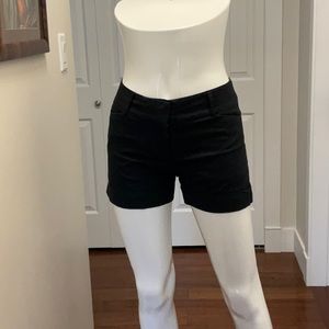 The Limited Women’s DREW FIT Black Short Size 6